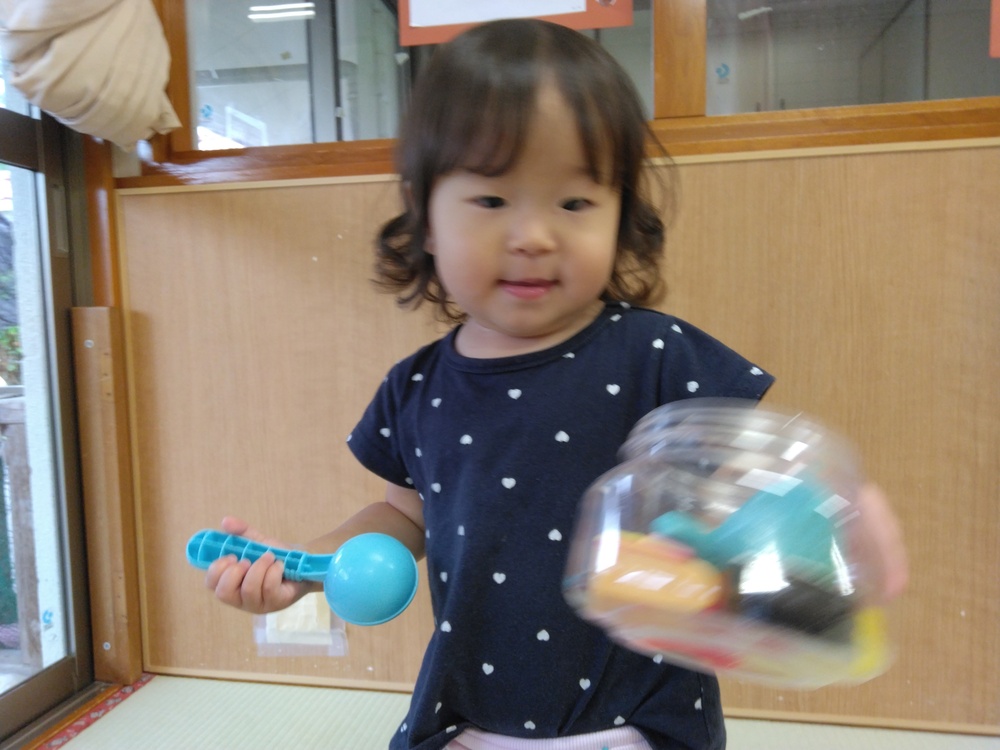 ままごとをする子ども