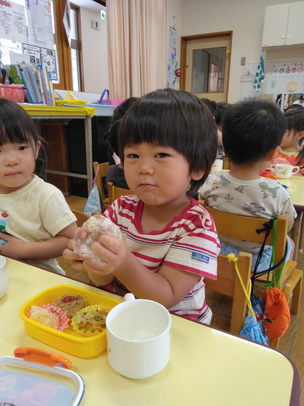 お弁当ごっこの様子