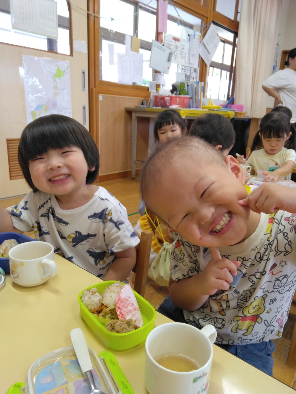 お弁当ごっこの様子1