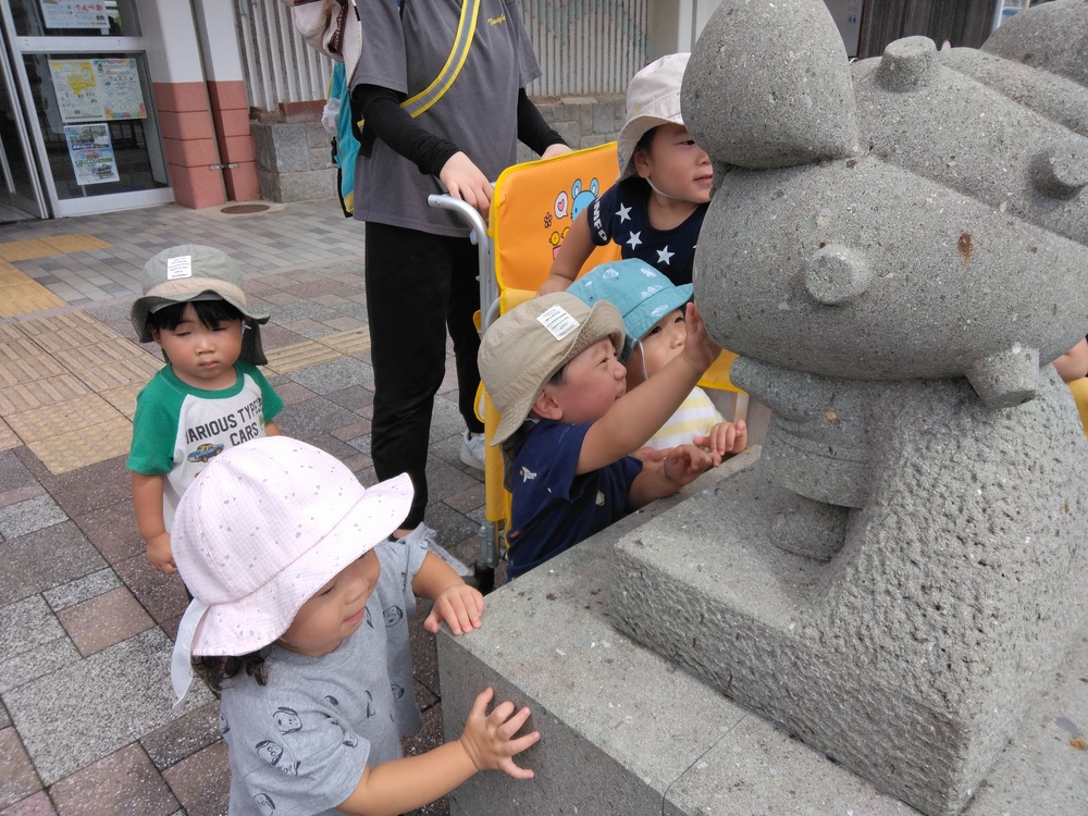 駅を探索している様子 (5)
