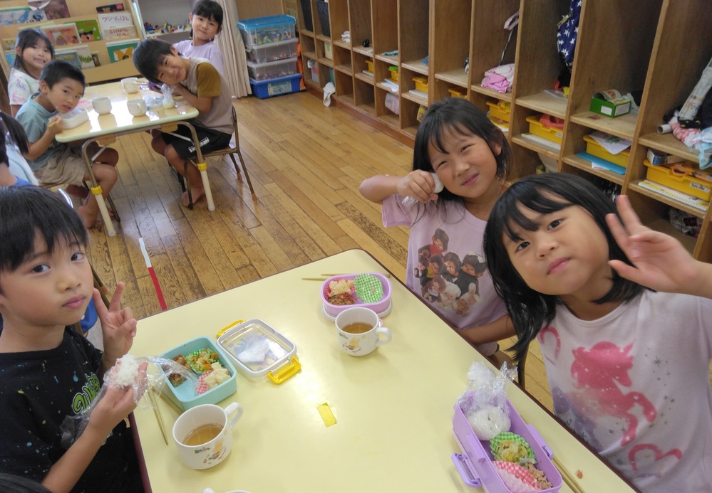 お弁当ごっこの様子4