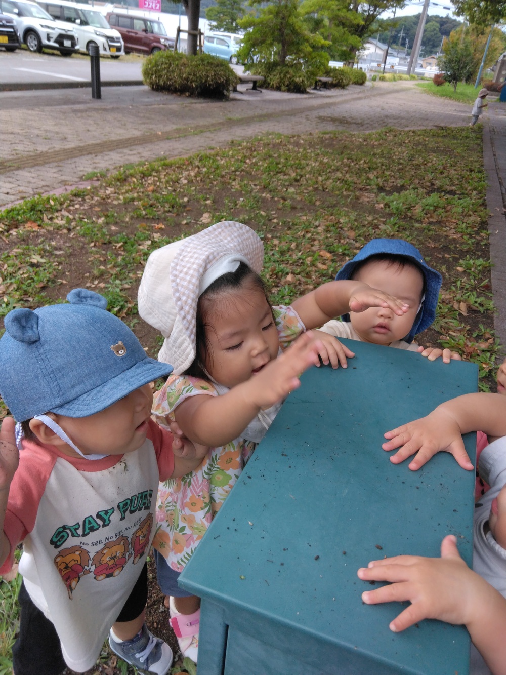 散歩を楽し子ども (2)