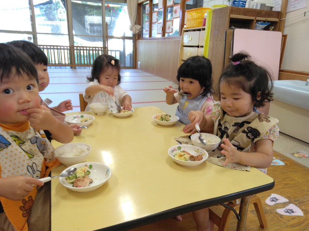 給食の様子
