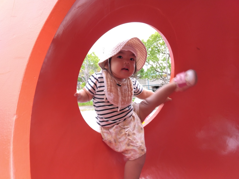 公園で遊ぶ子ども⑴