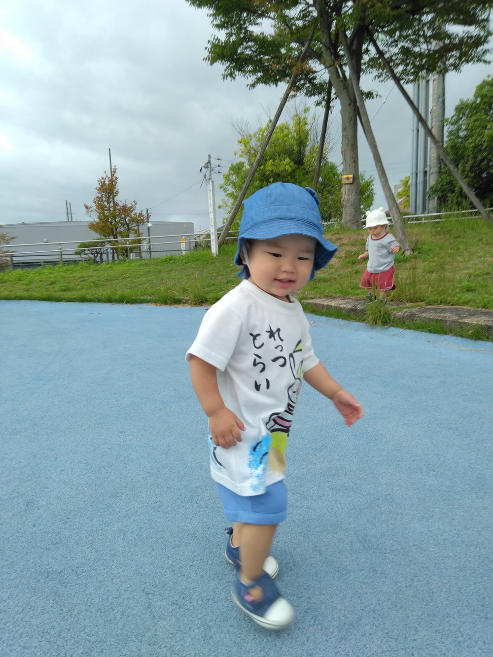 公園で遊ぶ子ども⑷