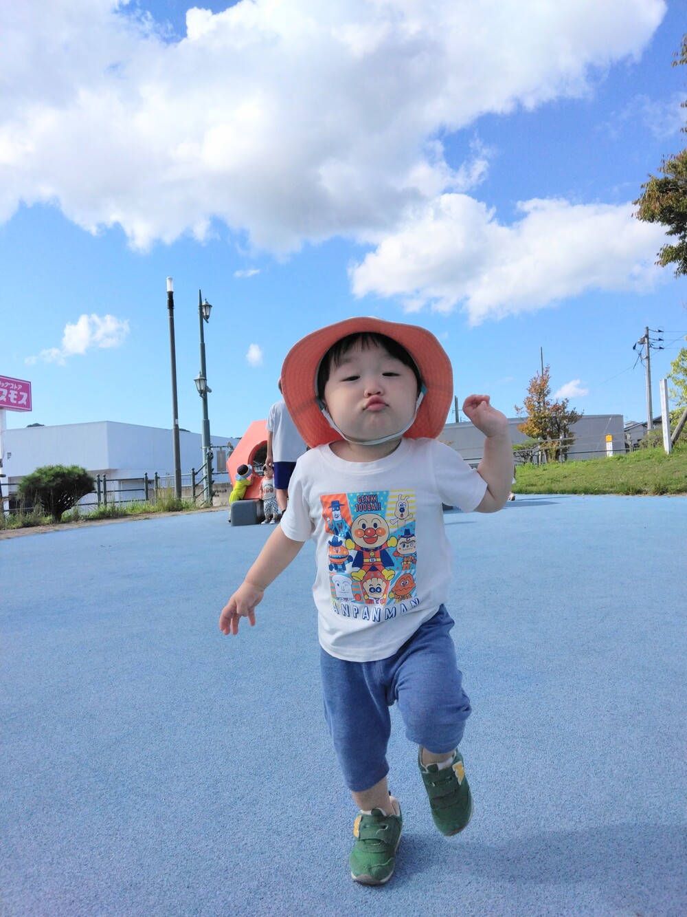 あすてらす公園で遊ぶ子ども (1)