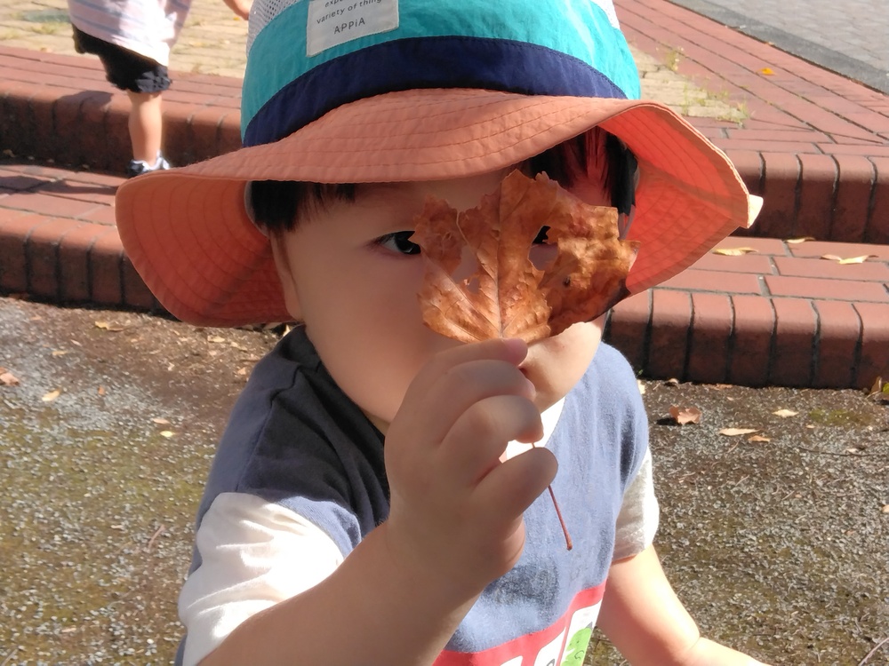 あすてらす前で遊ぶ様子⑹