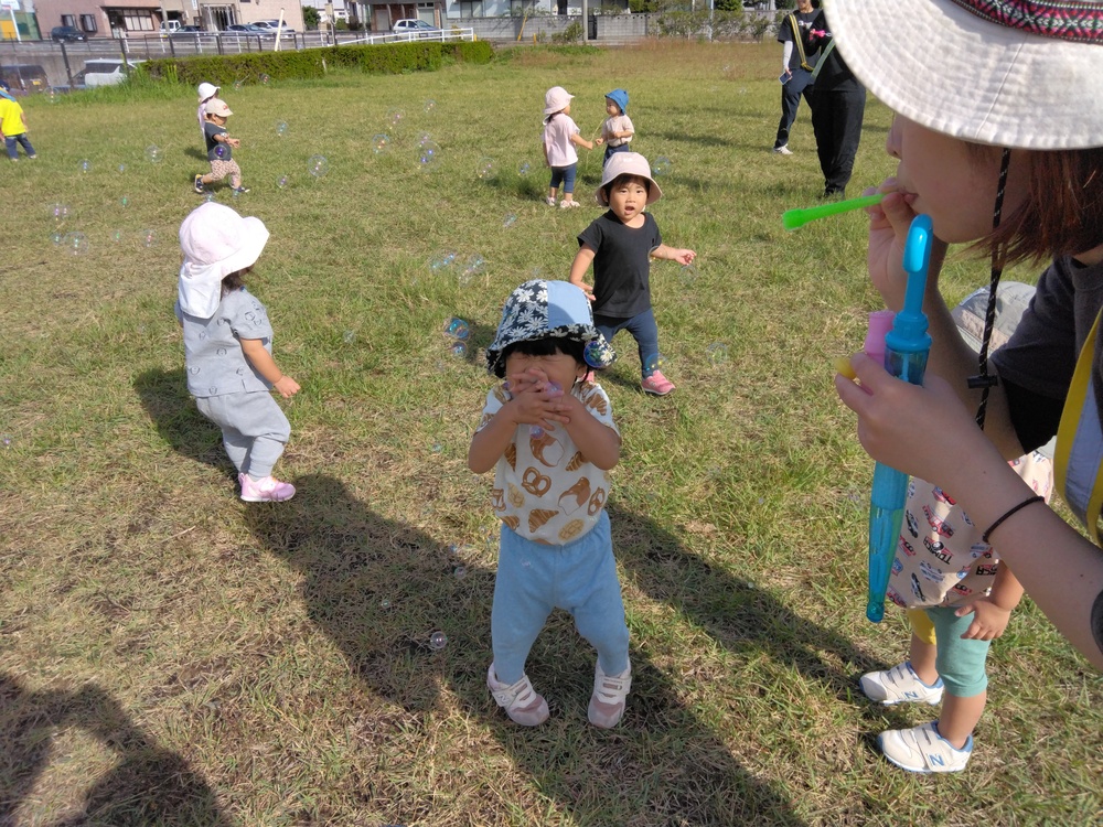 駅北公園で遊ぶりんご組の子ども (4)