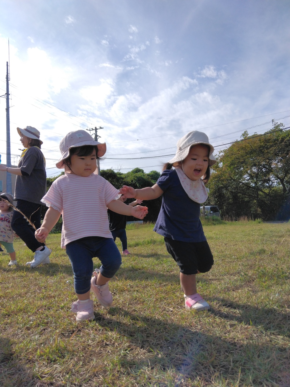 駅北公園で遊ぶ子ども (1)