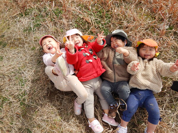 寝転がってイエーイ