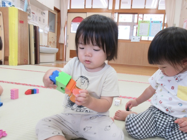 ブロック遊びの様子