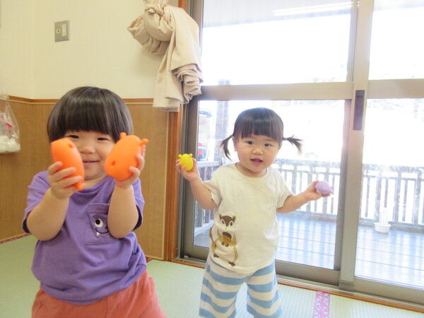 うさぎブロックで遊んでいる (2)