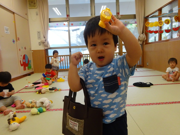 ままごとする子ども (6)