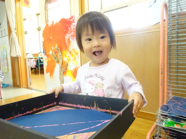 製作をする子ども６