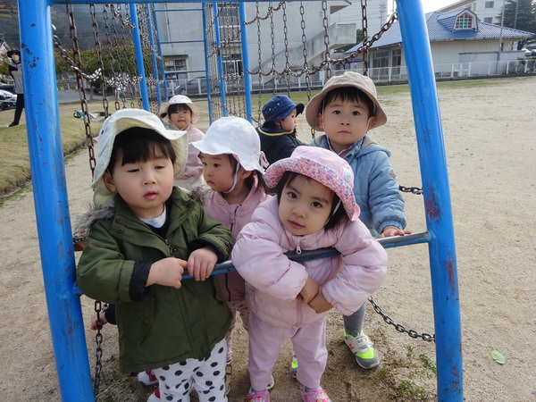 大田小学校で遊ぶ子ども (8)