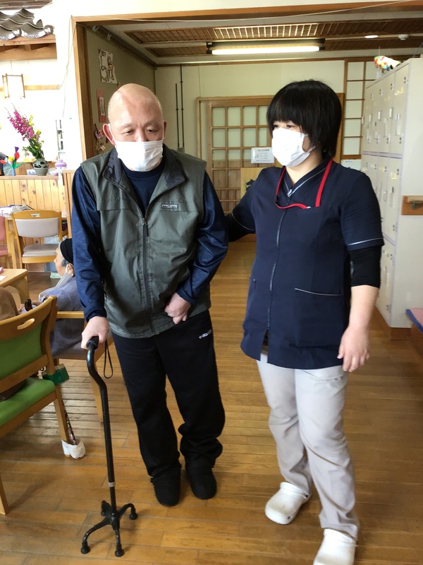 歩行訓練中です