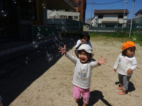 シャボン玉遊び (3)