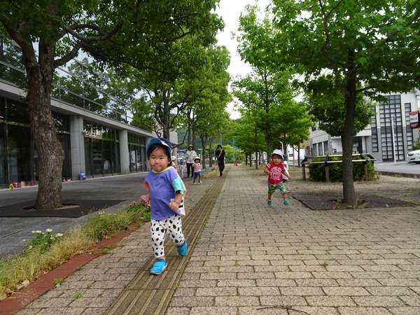 あすてらすで遊ぶ子ども (4)