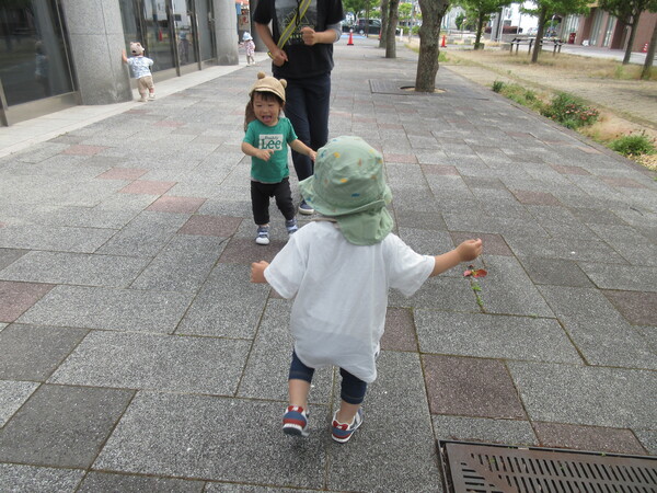遊んでいる様子