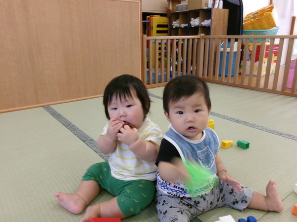 2人で座る