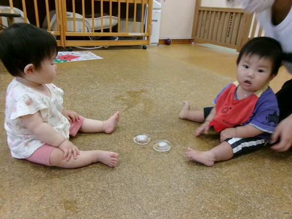 氷で遊ぶ