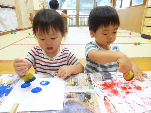 製作をする様子 (3)