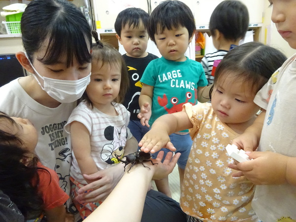 室内での様子 (2)