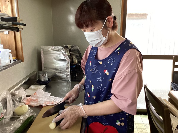調理を行っている。