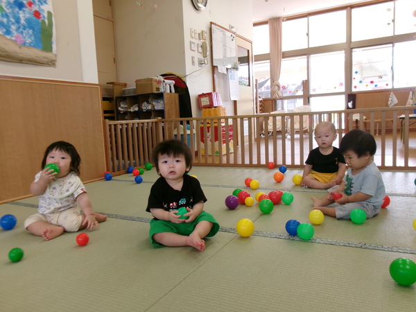 ボール遊び
