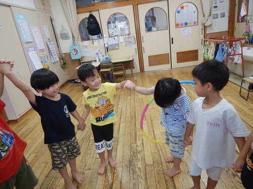 フープくぐり (2)