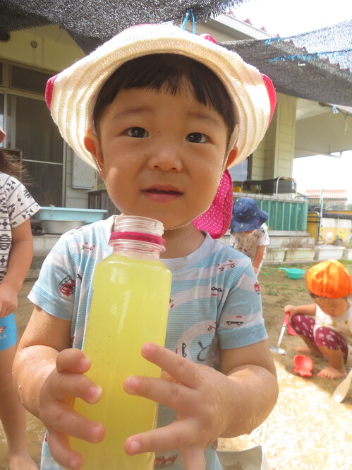 どろんこ遊びの様子 (4)