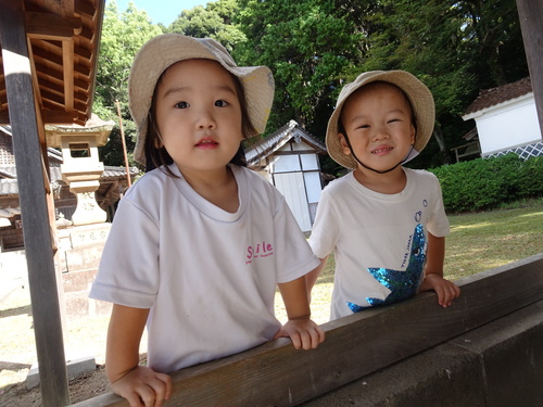 喜多の宮で遊ぶ子ども (5)