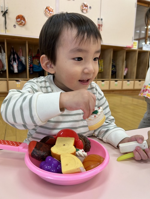 おままごとをする子ども (2)
