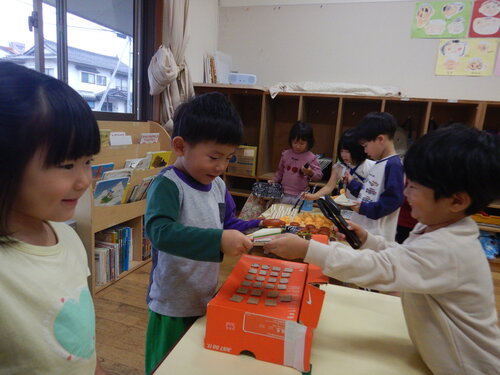 パン屋さんごっこ