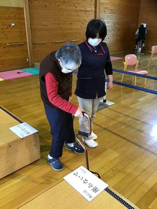 歩行訓練中です