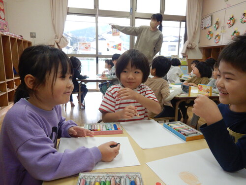 友だちの顔を描いた (1)