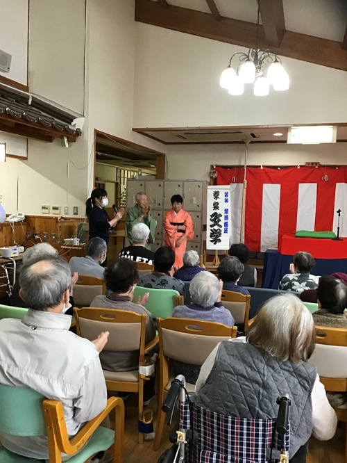 落語家二人の退場