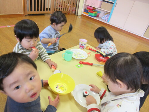 ままごと遊びの様子