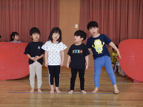 お楽しみ会の練習 (4)