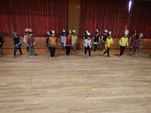 お楽しみ会ダンス (2)