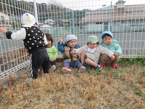 園庭で遊んでいる様子 (5)