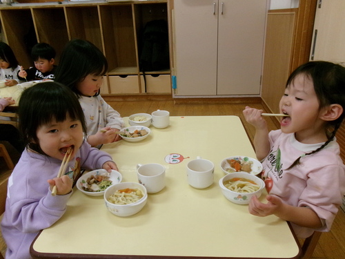 給食の様子 (3)