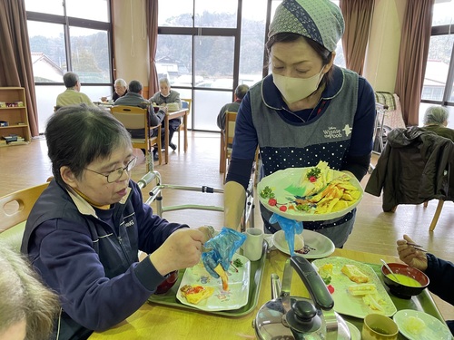 昼食の様子