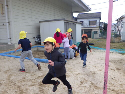 園庭遊び