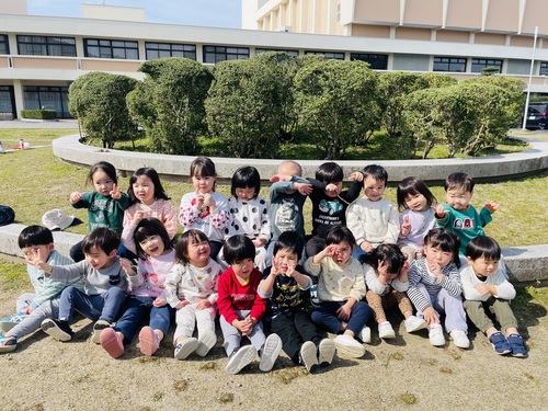 市民会館で遊ぶ子ども (5)