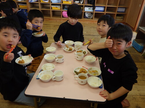 給食の様子