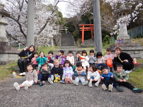 喜多の宮で遊ぶ子ども (3)