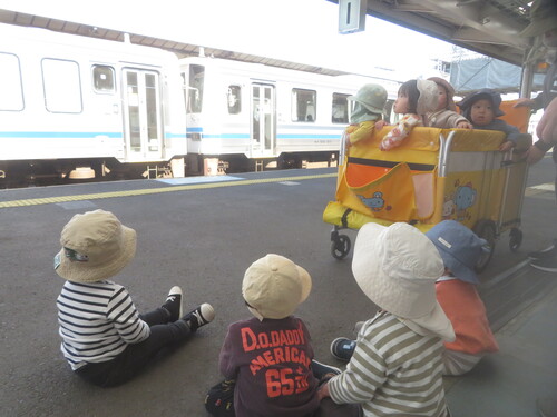 駅まで散歩に行く様子 (5)