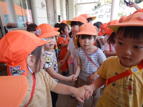 宮崎公園で遊ぶ子ども (2)
