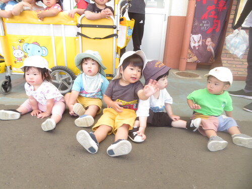 駅に散歩に行く様子 (4)